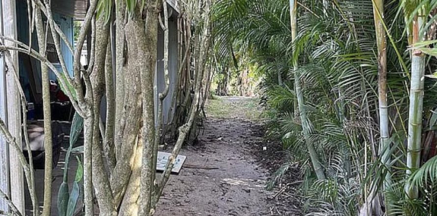House in Sebastian, Florida 2 bedrooms, 100.24 sq.m. № 604636