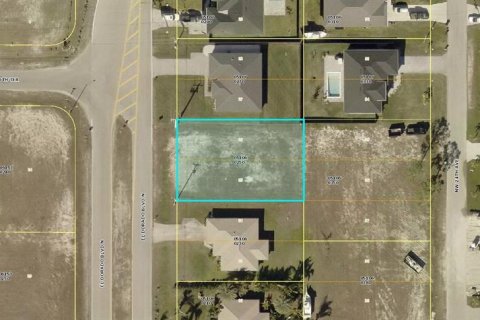Terrain à Cape Coral, Floride № 2162890