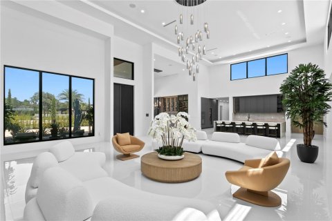 House in Lutz, Florida 6 bedrooms, 689.43 sq.m. № 2339732 - photo 13