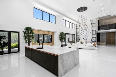 House in Lutz, Florida 6 bedrooms, 689.43 sq.m. № 2339732 - photo 18