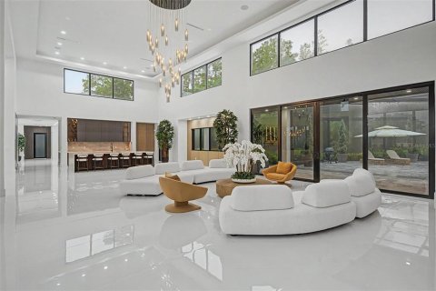 House in Lutz, Florida 6 bedrooms, 689.43 sq.m. № 2339732 - photo 9