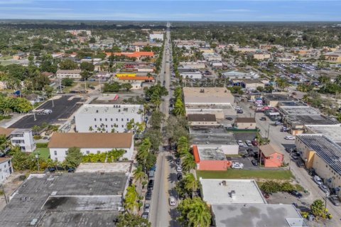 Commercial property in Homestead, Florida № 1754227 - photo 9