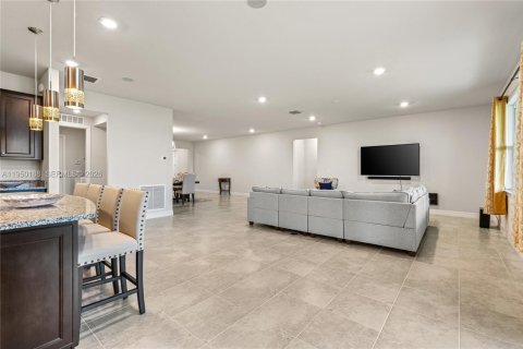 Villa ou maison à vendre à Port St. Lucie, Floride: 5 chambres, 260.96 m2 № 2011509 - photo 27