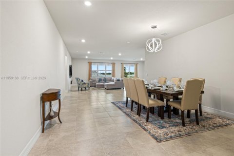 Villa ou maison à vendre à Port St. Lucie, Floride: 5 chambres, 260.96 m2 № 2011509 - photo 15