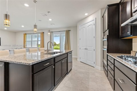 Villa ou maison à vendre à Port St. Lucie, Floride: 5 chambres, 260.96 m2 № 2011509 - photo 25