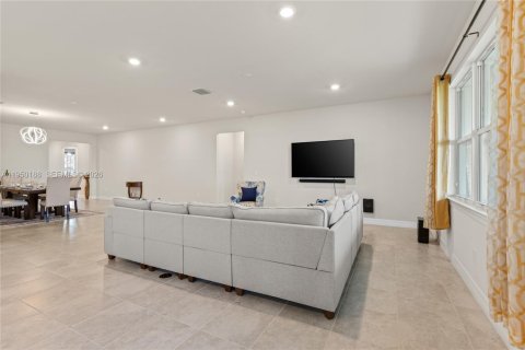 Villa ou maison à vendre à Port St. Lucie, Floride: 5 chambres, 260.96 m2 № 2011509 - photo 28