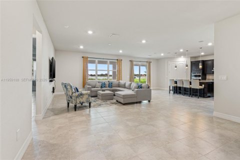 Villa ou maison à vendre à Port St. Lucie, Floride: 5 chambres, 260.96 m2 № 2011509 - photo 17