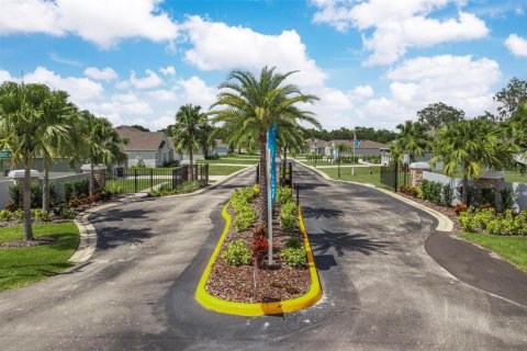 House in Avon Park, Florida 4 bedrooms, 180.32 sq.m. № 2266839 - photo 24
