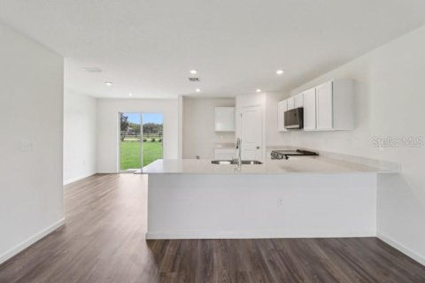 House in Avon Park, Florida 4 bedrooms, 180.32 sq.m. № 2266839 - photo 8