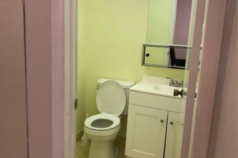 Condo in Plantation, Florida, 1 bedroom  № 892493 - photo 1