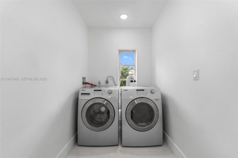 Купить виллу или дом в Мирамар, Флорида 4 спальни, 152.92м2, № 2004036 - фото 17