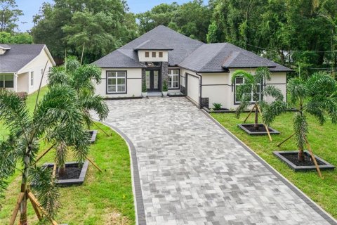 Casa en Apopka, Florida 5 dormitorios, 325.34 m2 № 2359276