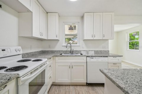 House in Spring Hill, Florida 3 bedrooms, 99.03 sq.m. № 1806657 - photo 11
