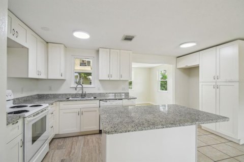 House in Spring Hill, Florida 3 bedrooms, 99.03 sq.m. № 1806657 - photo 10