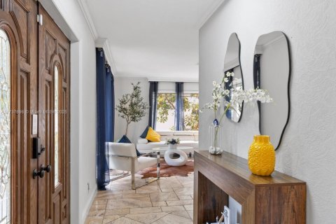 House in Hollywood, Florida 4 bedrooms, 212.19 sq.m. № 2021604 - photo 17