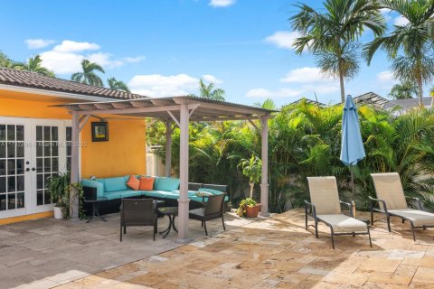 House in Hollywood, Florida 4 bedrooms, 212.19 sq.m. № 2021604 - photo 10