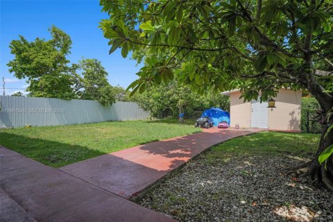 Casa en venta en Miami, Florida, 4 dormitorios, 174.66 m2 № 2080836 - foto 13