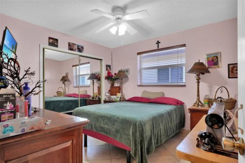 Casa en venta en Miami, Florida, 4 dormitorios, 174.66 m2 № 2080836 - foto 8