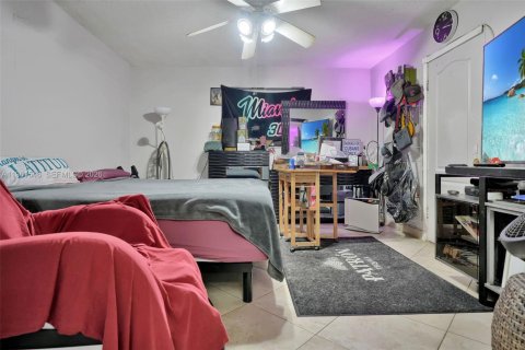 Casa en venta en Miami, Florida, 4 dormitorios, 174.66 m2 № 2080836 - foto 10