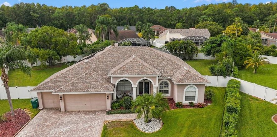 Villa ou maison à New Port Richey, Floride 4 chambres, 253.34 m2 № 2406418
