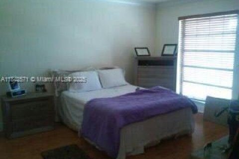 Condo in Lauderhill, Florida, 1 bedroom  № 1834015 - photo 13
