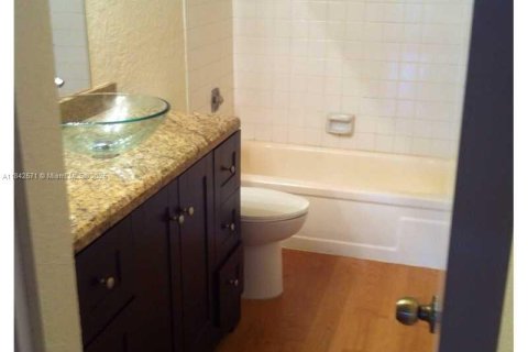 Condo in Lauderhill, Florida, 1 bedroom  № 1834015 - photo 7