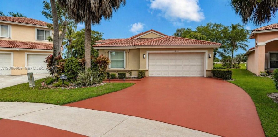 Casa en Lake Worth, Florida 3 dormitorios, 173.36 m2 № 2070153