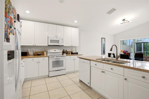 Casa en alquiler en Lake Worth, Florida, 3 dormitorios, 173.36 m2 № 2070153 - foto 8