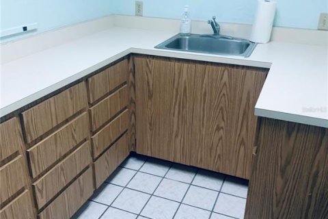 Immobilier commercial à louer à New Smyrna Beach, Floride: 97.92 m2 № 1734265 - photo 6