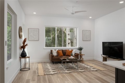 Condominio en venta en Gainesville, Florida, 3 dormitorios, 210.89 m2 № 570535 - foto 12