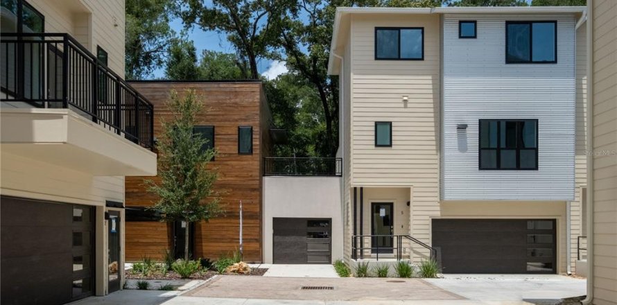 Condominio en Gainesville, Florida, 3 dormitorios  № 570535