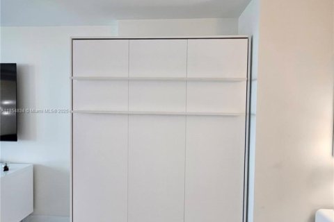 Copropriété à louer à Hollywood, Floride: 1 chambre, 77.57 m2 № 1878353 - photo 18