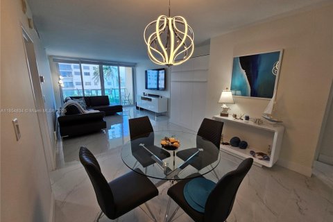 Copropriété à louer à Hollywood, Floride: 1 chambre, 77.57 m2 № 1878353 - photo 5