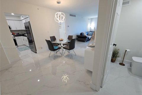 Copropriété à louer à Hollywood, Floride: 1 chambre, 77.57 m2 № 1878353 - photo 13