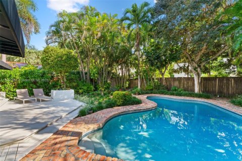 House in Miami, Florida 3 bedrooms, 162.11 sq.m. № 1953397 - photo 28