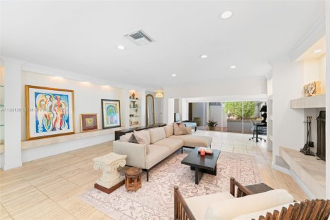House in Miami, Florida 3 bedrooms, 162.11 sq.m. № 1953397 - photo 8