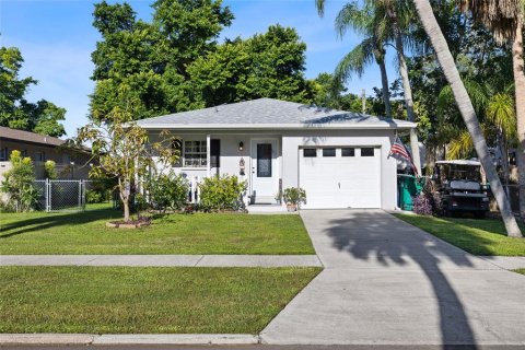 House in Palmetto, Florida 3 bedrooms, 113.71 sq.m. № 2362325