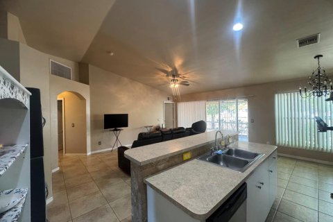 House in Lehigh Acres, Florida 3 bedrooms, 135.45 sq.m. № 1675992 - photo 27