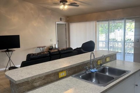 House in Lehigh Acres, Florida 3 bedrooms, 135.45 sq.m. № 1675992 - photo 26