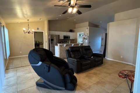 House in Lehigh Acres, Florida 3 bedrooms, 135.45 sq.m. № 1675992 - photo 28