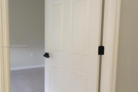 Condo in West Palm Beach, Florida, 1 bedroom  № 1993504 - photo 23