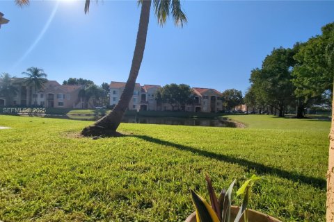 Condo in West Palm Beach, Florida, 1 bedroom  № 1993504 - photo 29