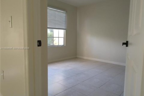 Condo in West Palm Beach, Florida, 1 bedroom  № 1993504 - photo 22