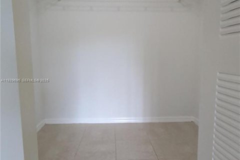 Condo in West Palm Beach, Florida, 1 bedroom  № 1993504 - photo 18