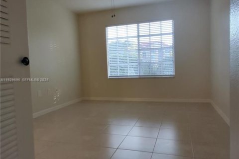 Condo in West Palm Beach, Florida, 1 bedroom  № 1993504 - photo 19