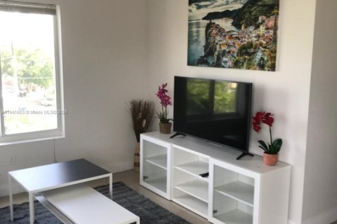 Propiedad comercial en venta en Miami, Florida, 1191.47 m2 № 1731385 - foto 28