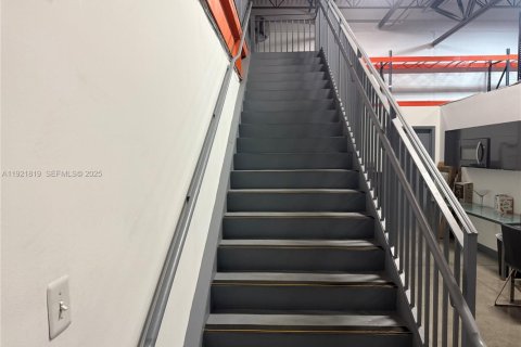 Immobilier commercial à vendre à Doral, Floride № 1987943 - photo 5