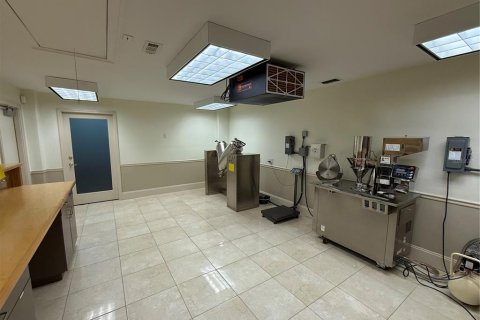 Propiedad comercial en alquiler en Bradenton, Florida, 401.71 m2 № 1789241 - foto 29