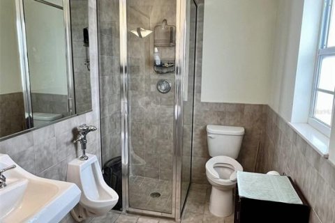 Propiedad comercial en alquiler en Bradenton, Florida, 401.71 m2 № 1789241 - foto 22