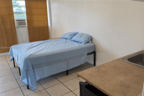 Снять в аренду коммерческую недвижимость в Халландейл-Бич, Флорида 1 спальня, 29.73м2, № 1963740 - фото 9